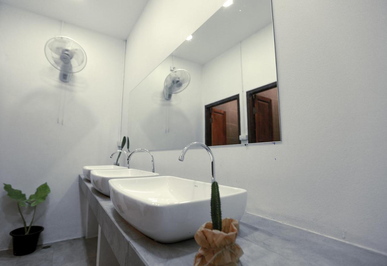 Petit Espace Boutique Hostel فيينتيان المظهر الخارجي الصورة